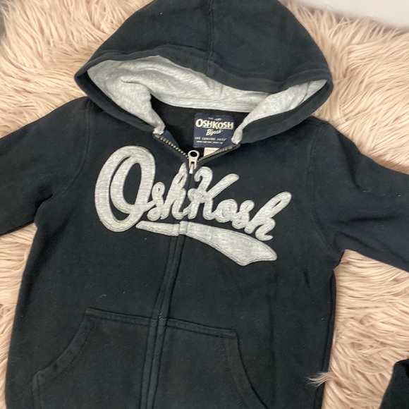 Oshkosh sweatsuit - Picture 3 of 5